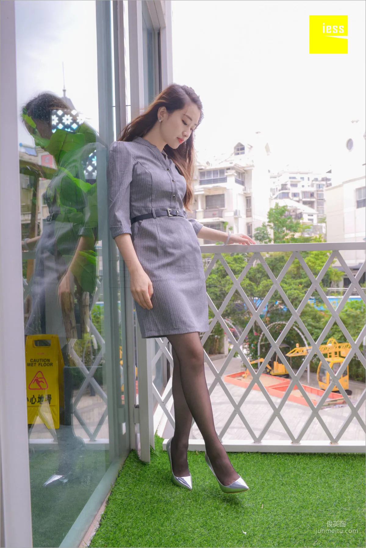 捷大《梦呓3》 [异思趣向IESS] 丝足便当 写真集