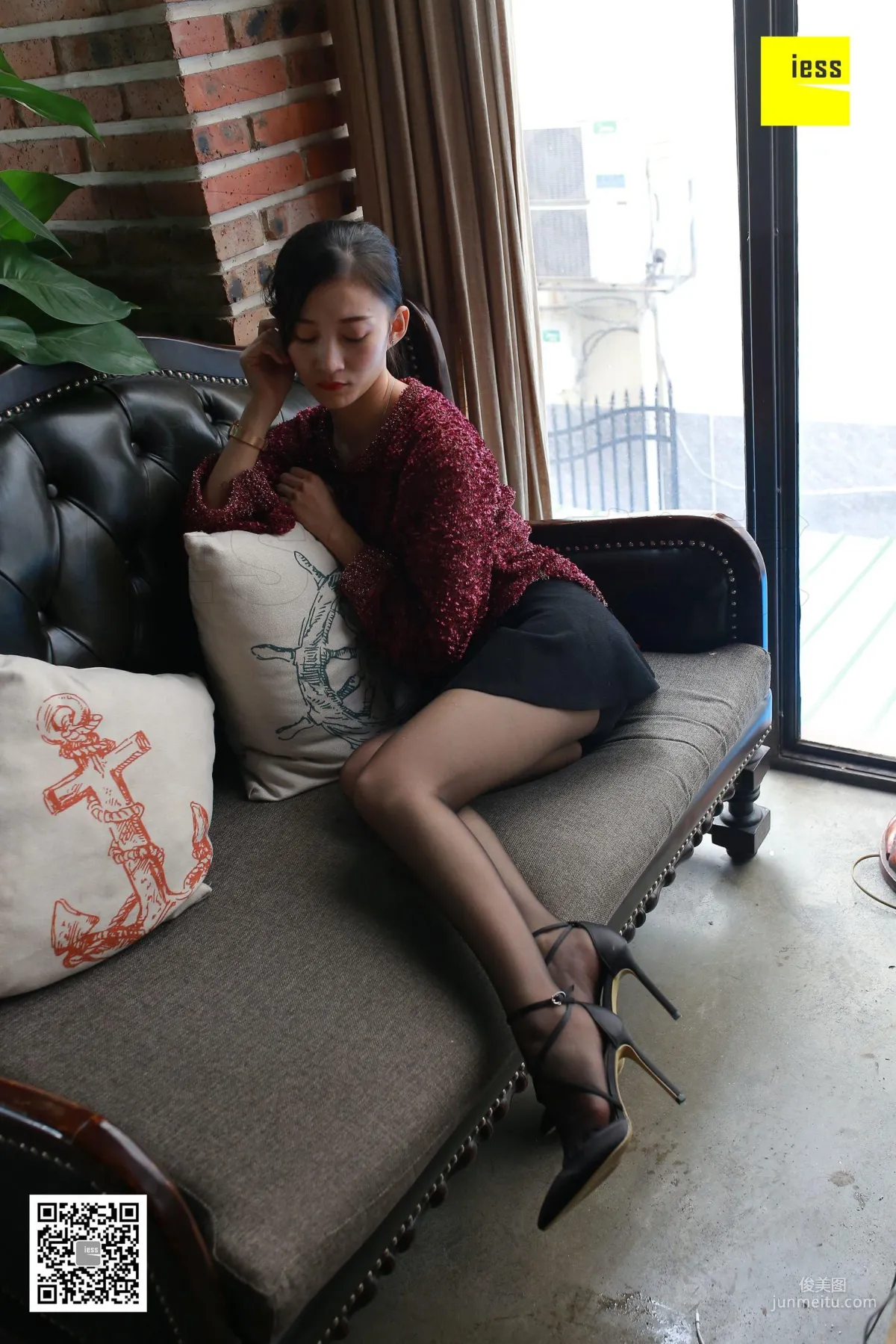 丝享家148 秋秋 《秀色可餐的黑丝》[IESS异思趣向] 写真集