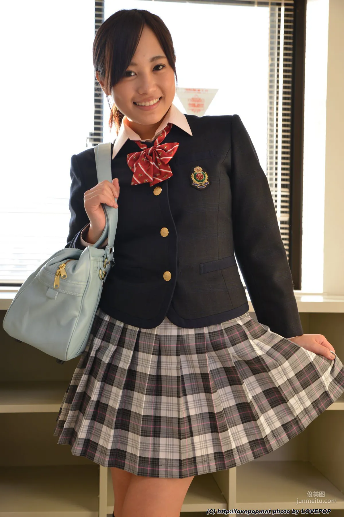 Emi Asano 浅野えみ 学生制服 Set4 [LovePop] 写真集