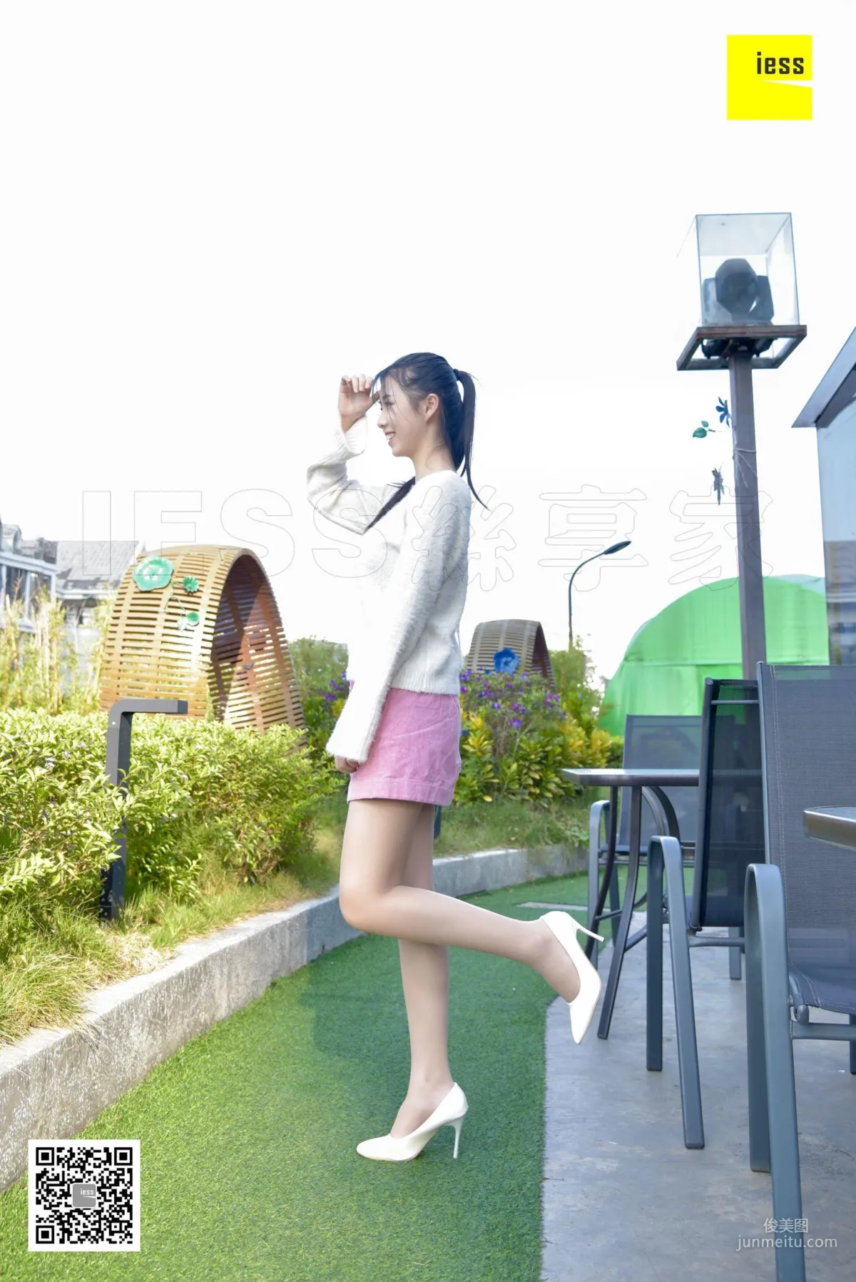 佳桢《清新粉色短裙肉丝》[异思趣向IESS] 丝享家170 写真集