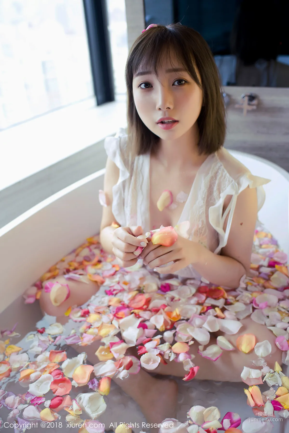 枝恩《短发百变大美女》 [秀人网XIUREN] No.981 写真集