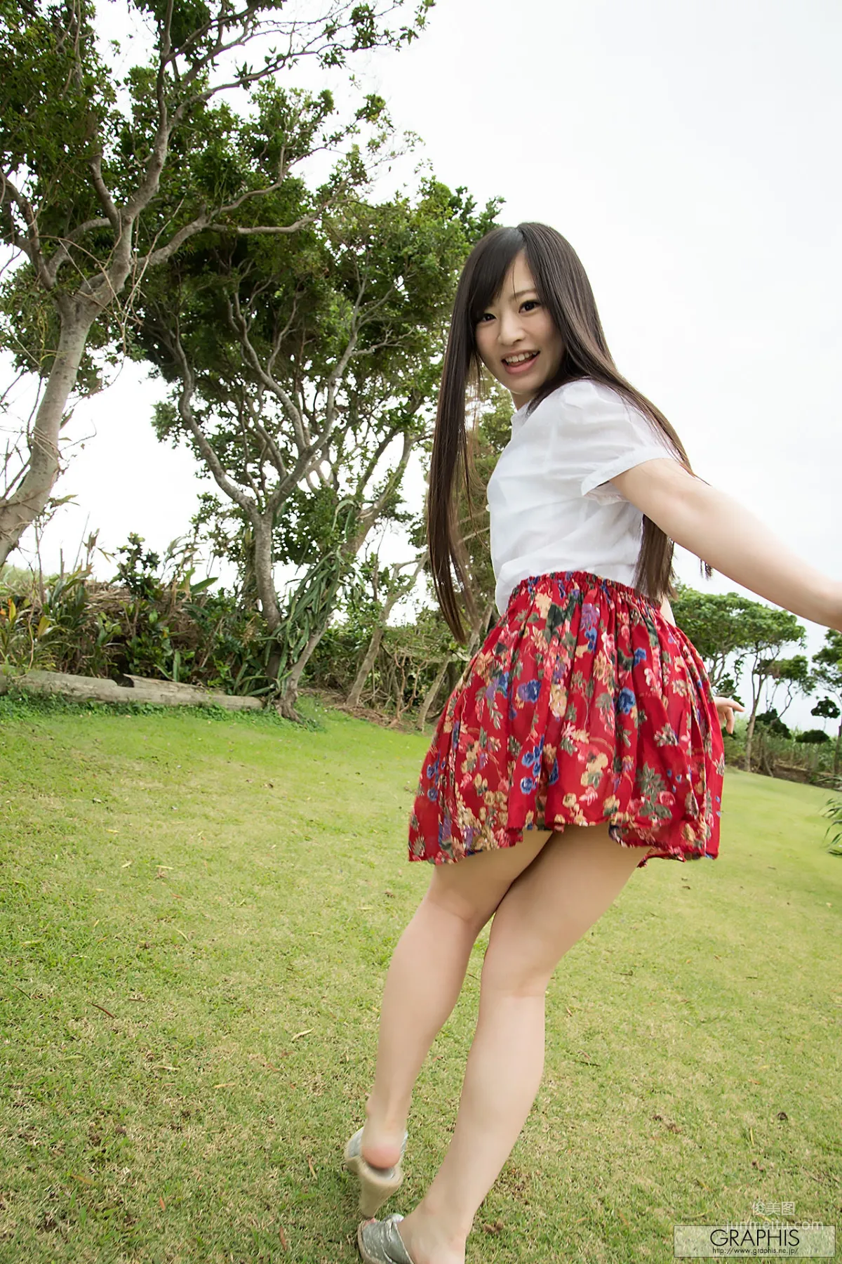 Momojiri Kanon 桃尻かのん/桃尻华音 [Graphis] 初脫ぎ娘 写真集
