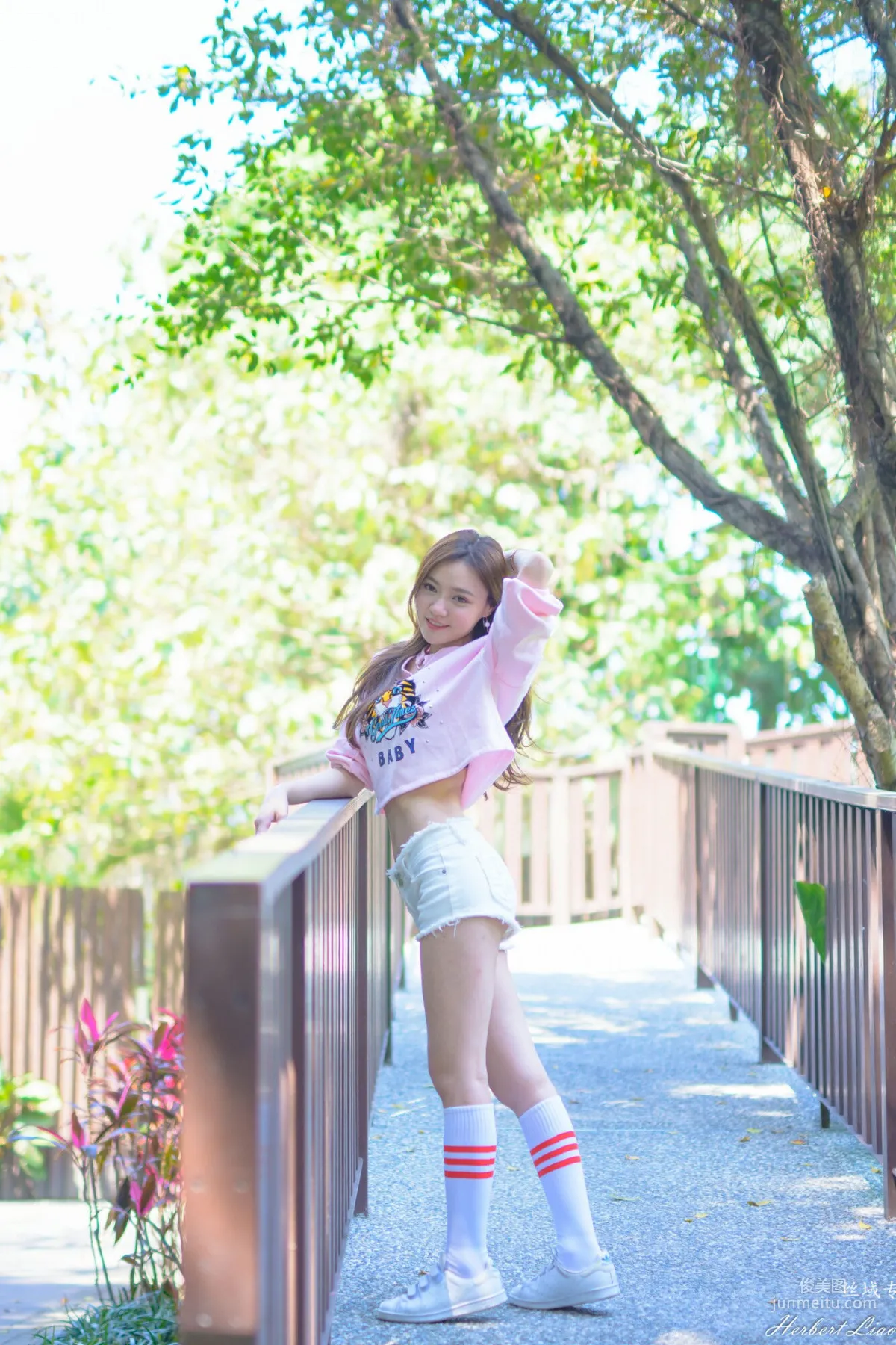 [台湾女神] 苏小立《花博新生公園 热裤运动装》 写真集