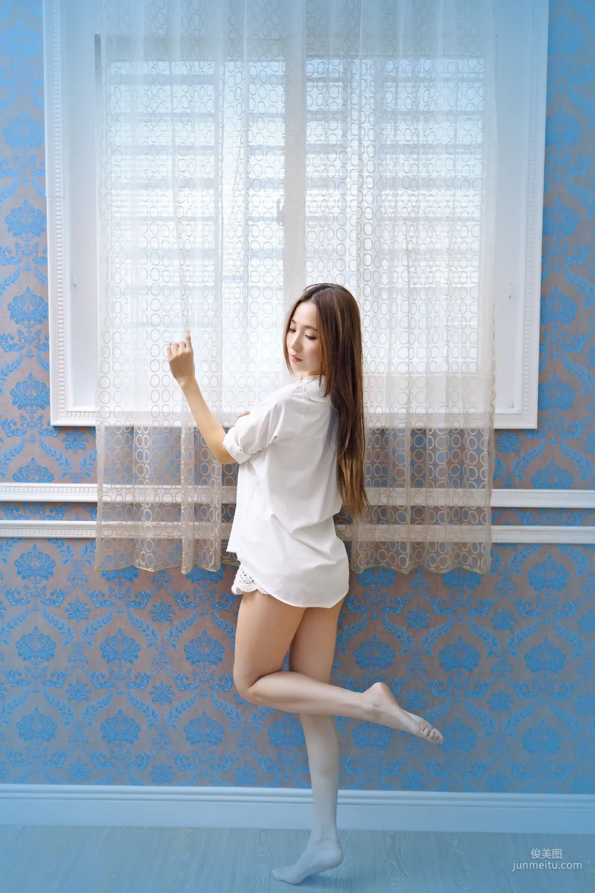 [台湾网红美女] Anber小安柏 时尚棚拍 写真集