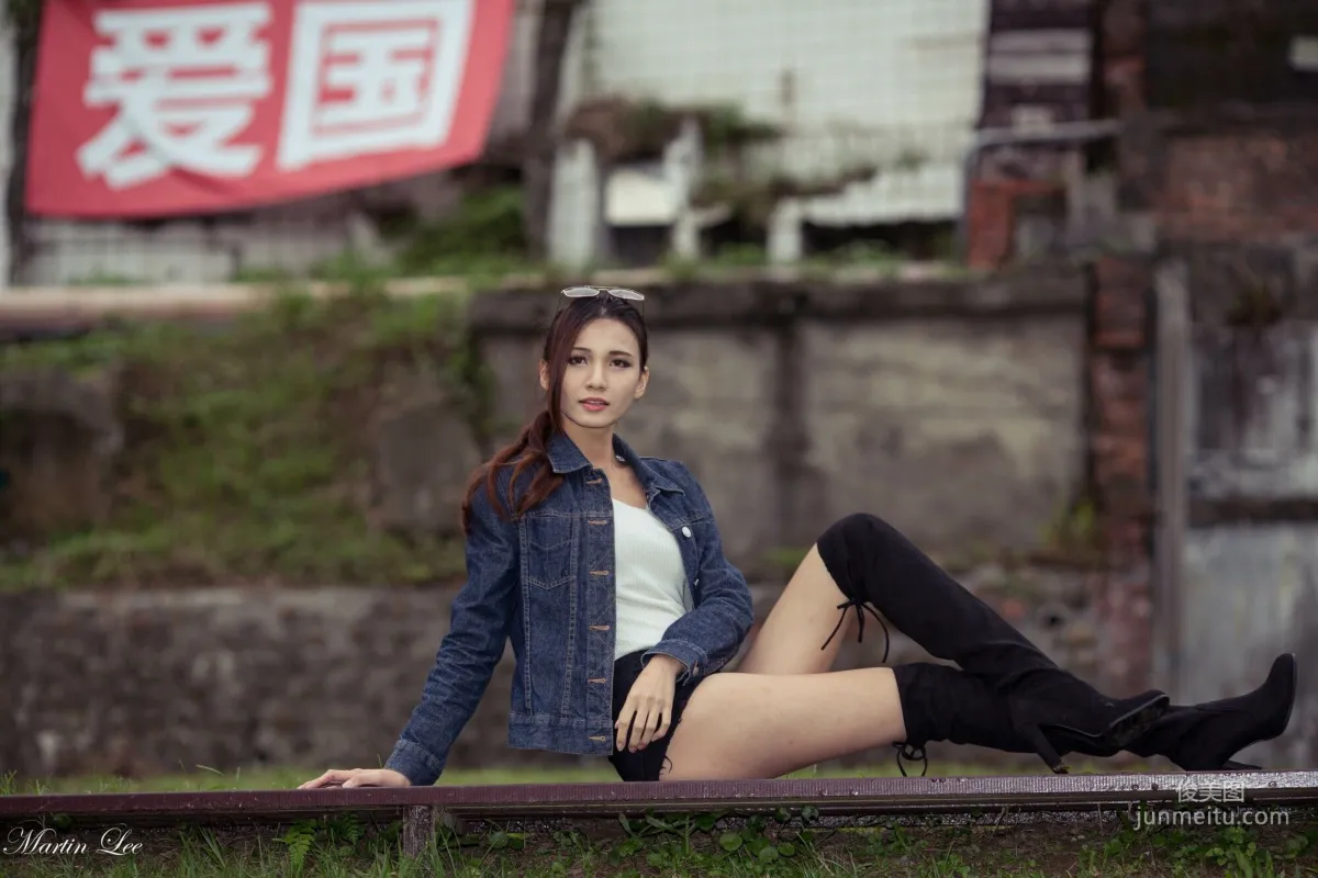 [台湾网红美女] 蔡译心《寶藏巖(3套服装）》 写真集