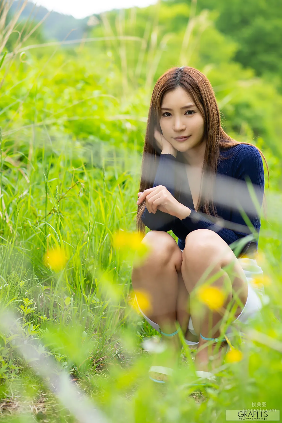 Aoi 葵 『Allure』 [Graphis] Gals 写真集