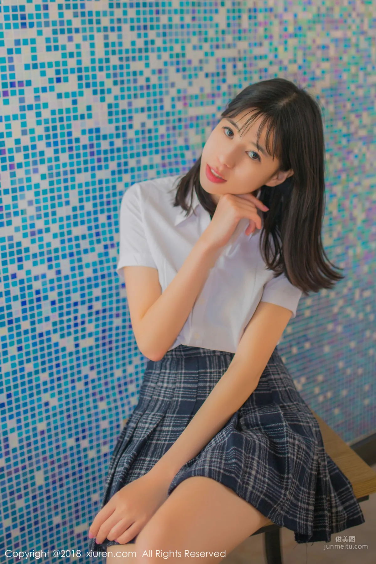 艾栗栗栗栗栗栗吖《学生制服诱惑+清新可人的外拍》 [秀人XIUREN] No.1094 写真集
