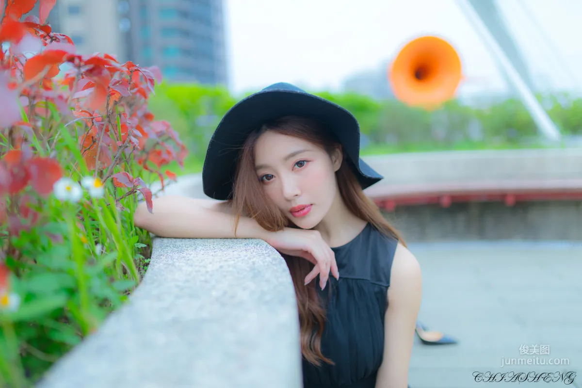 [台湾网红美女] Emma江雨恩 - 清新外拍（三套服装） 写真集