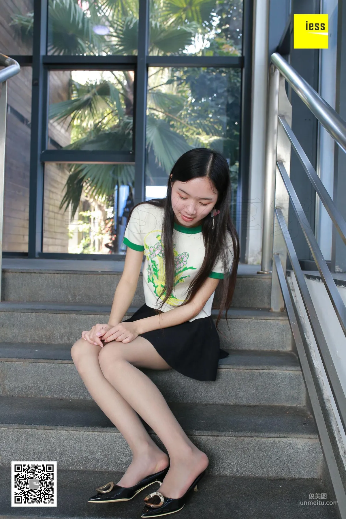 木木《灰丝清新美足》 [异思趣向IESS] 丝享家191 写真集