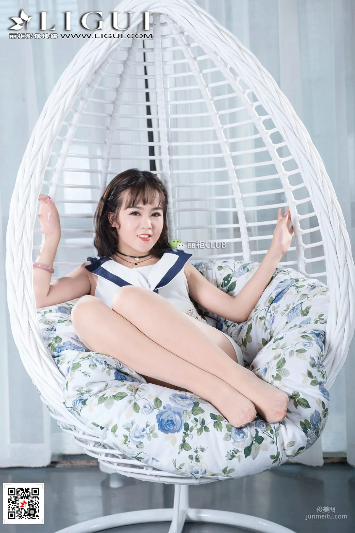 Model 刘悦《摇篮椅丝足美腿》 [丽柜Ligui] 写真集