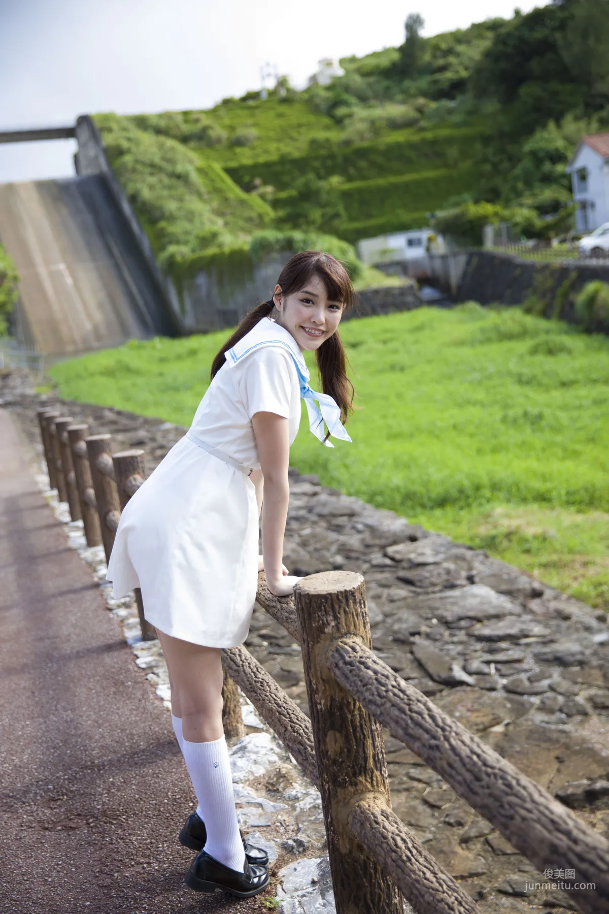 Arina Hashimoto 橋本ありな『Only One』 写真集
