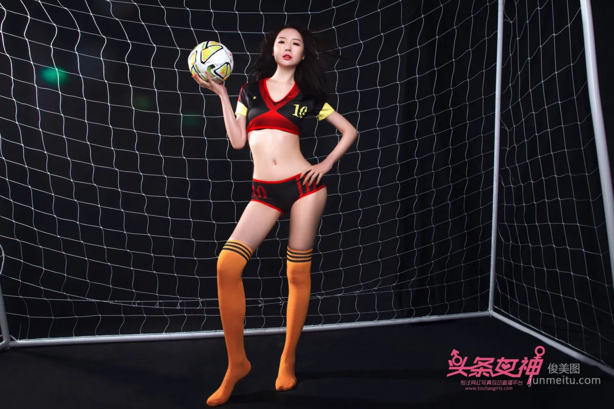 梦心玥《世界杯主题 惹火女郎》 [头条女神Toutiaogirls] 写真集