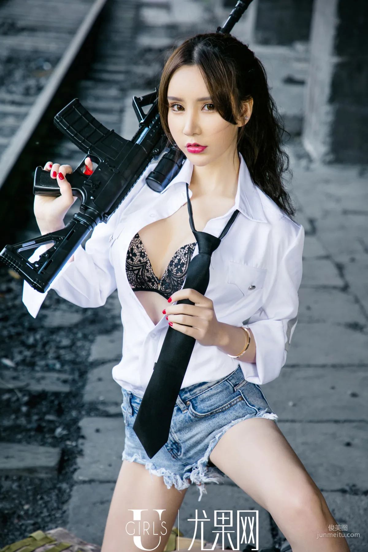 周于希《女神带你吃鸡》 [尤果Ugirls] U374 写真集