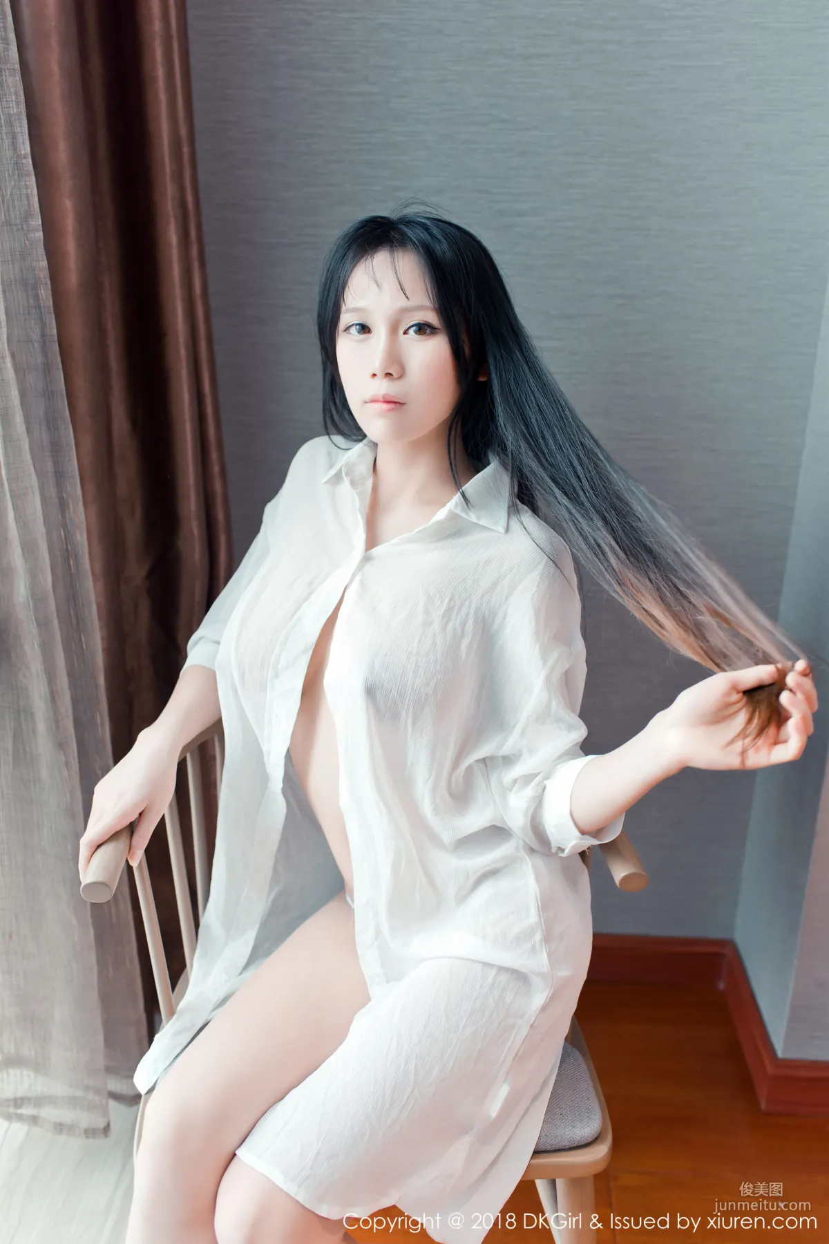 李可可《童颜巨乳，F乳真空演绎》 [御女郎DKGirl] Vol.070 写真集