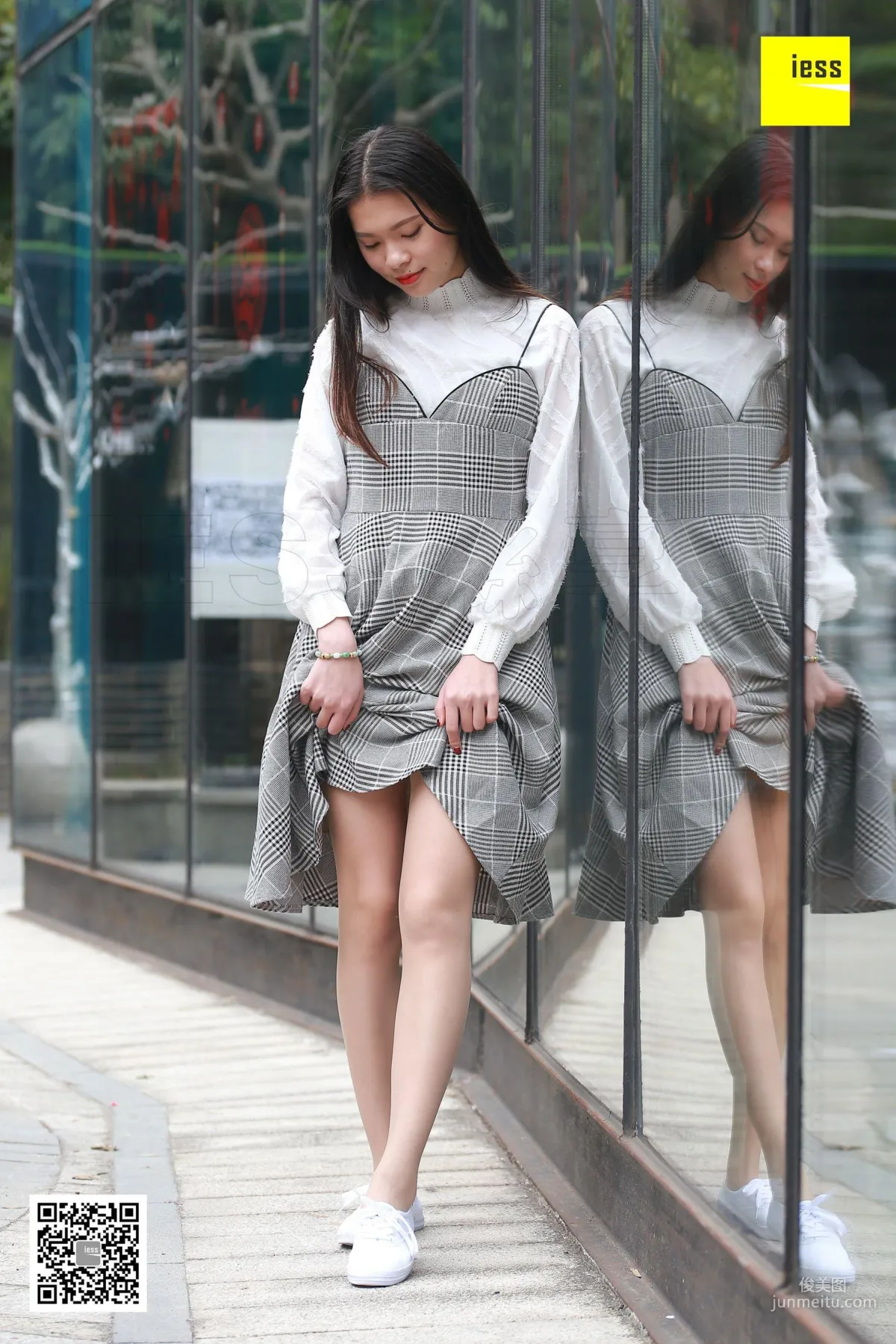 七七《七七肉丝布鞋》 [异思趣向IESS] 丝享家264 写真集