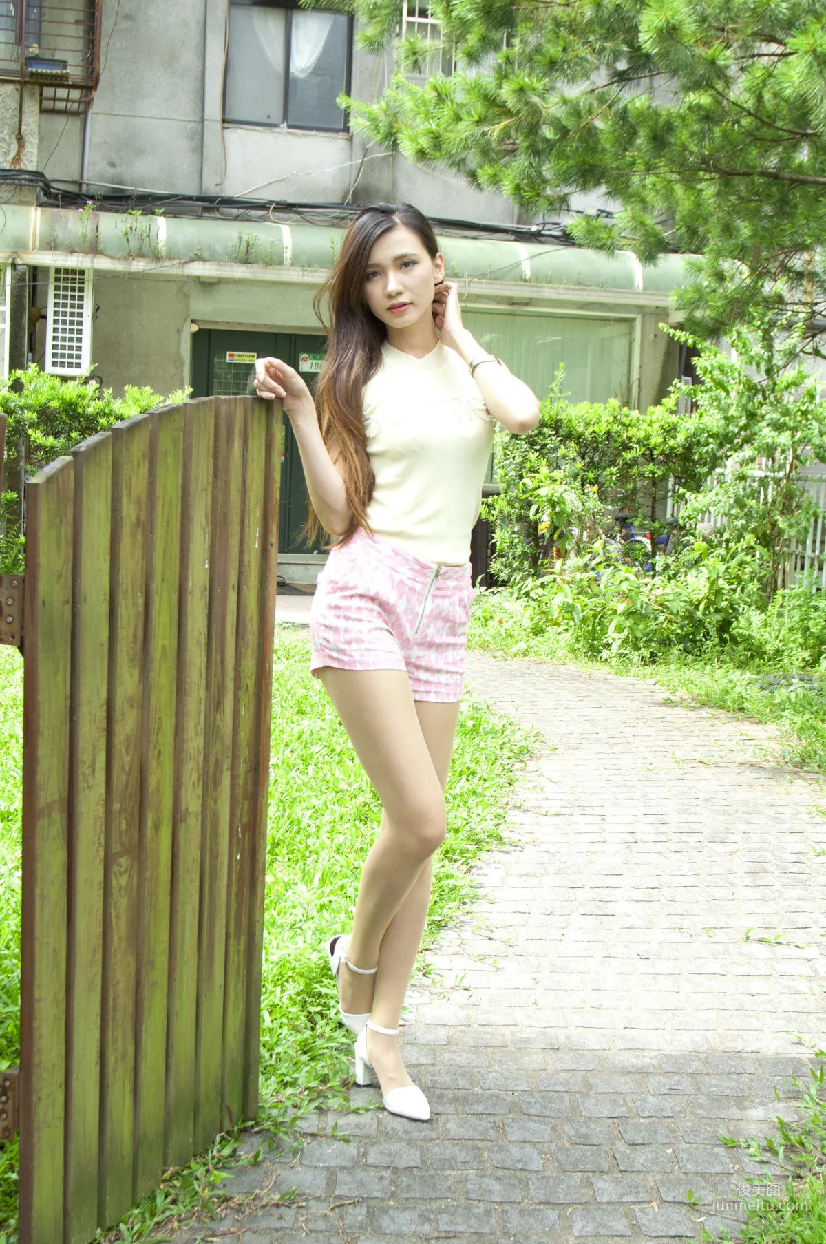 [台湾正妹] 蔡译心 - 外拍三套服装（2） 写真集