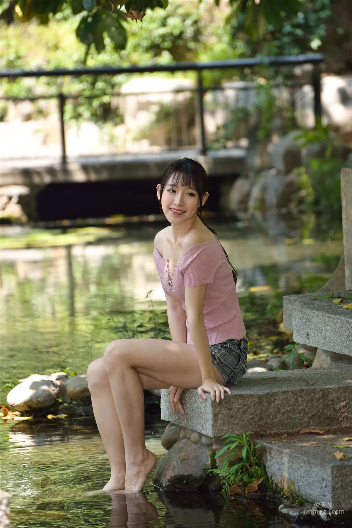 [台湾正妹] 比比《國美.時裝》热裤街拍 写真集