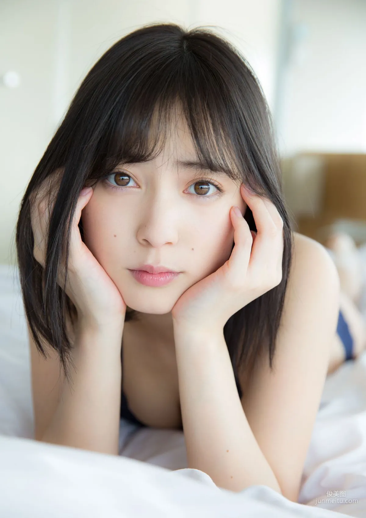 池上紗理依《360°全方位系モグラ美少女》 写真集