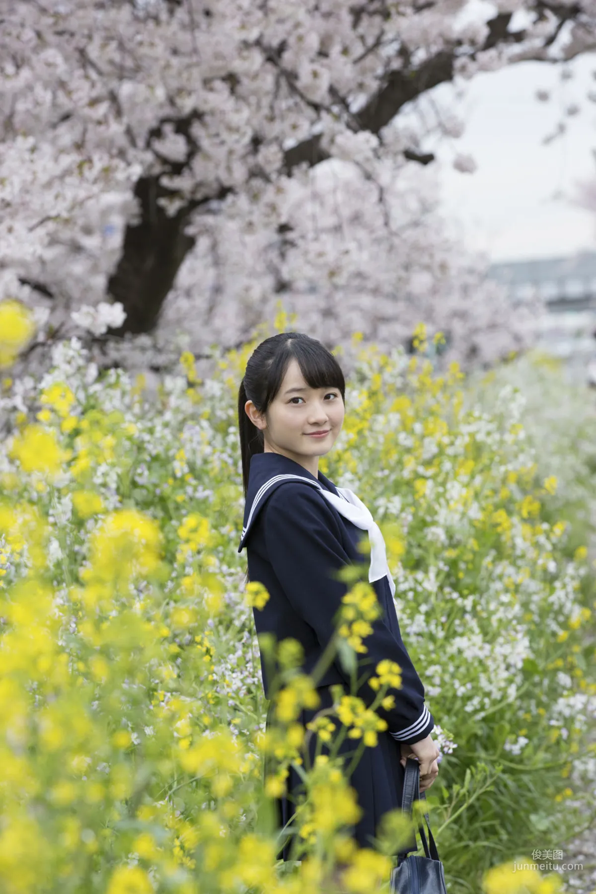 Chisaki Morito 森户知沙希/森戸知沙希 [Hello! Project Digital Books] No.165 写真集