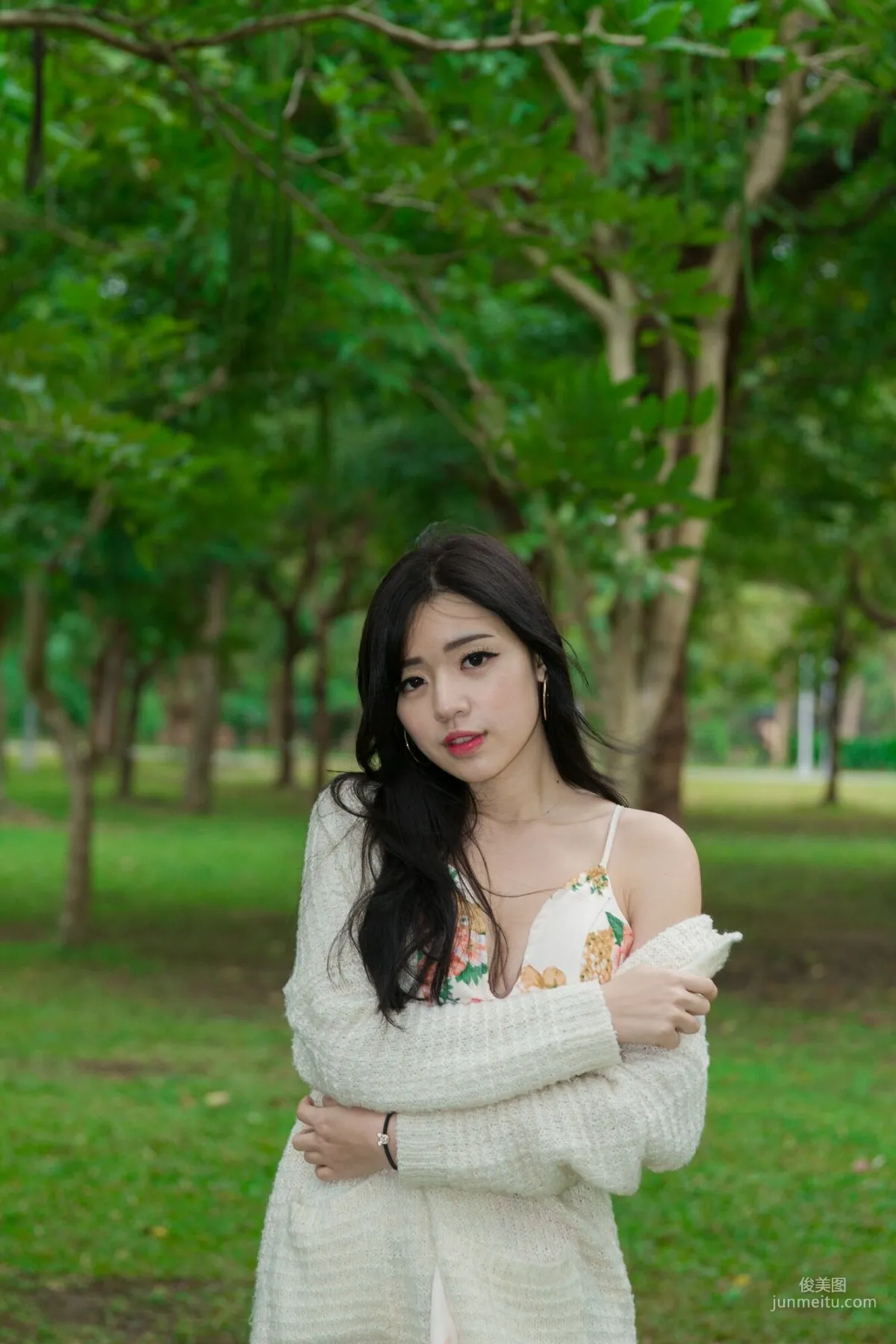 [台湾网红美女] 谢立琪 大安森林公園 写真集