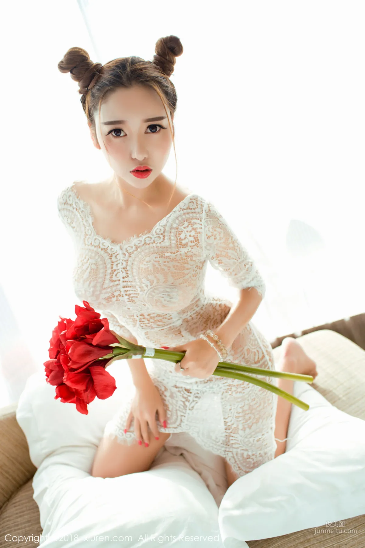 李梓熙《性感E罩杯巨乳美女》 [秀人网XIUREN] No.985 写真集