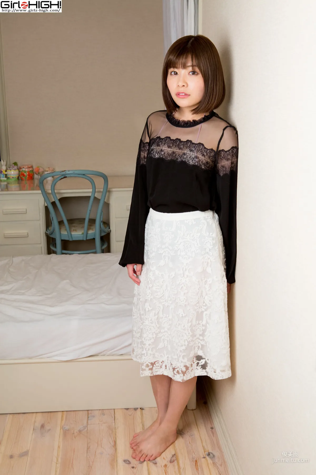 山口里菜子《僕たち（私たち）お尻だ～いすき！》白下着 [Girlz-High] 写真集