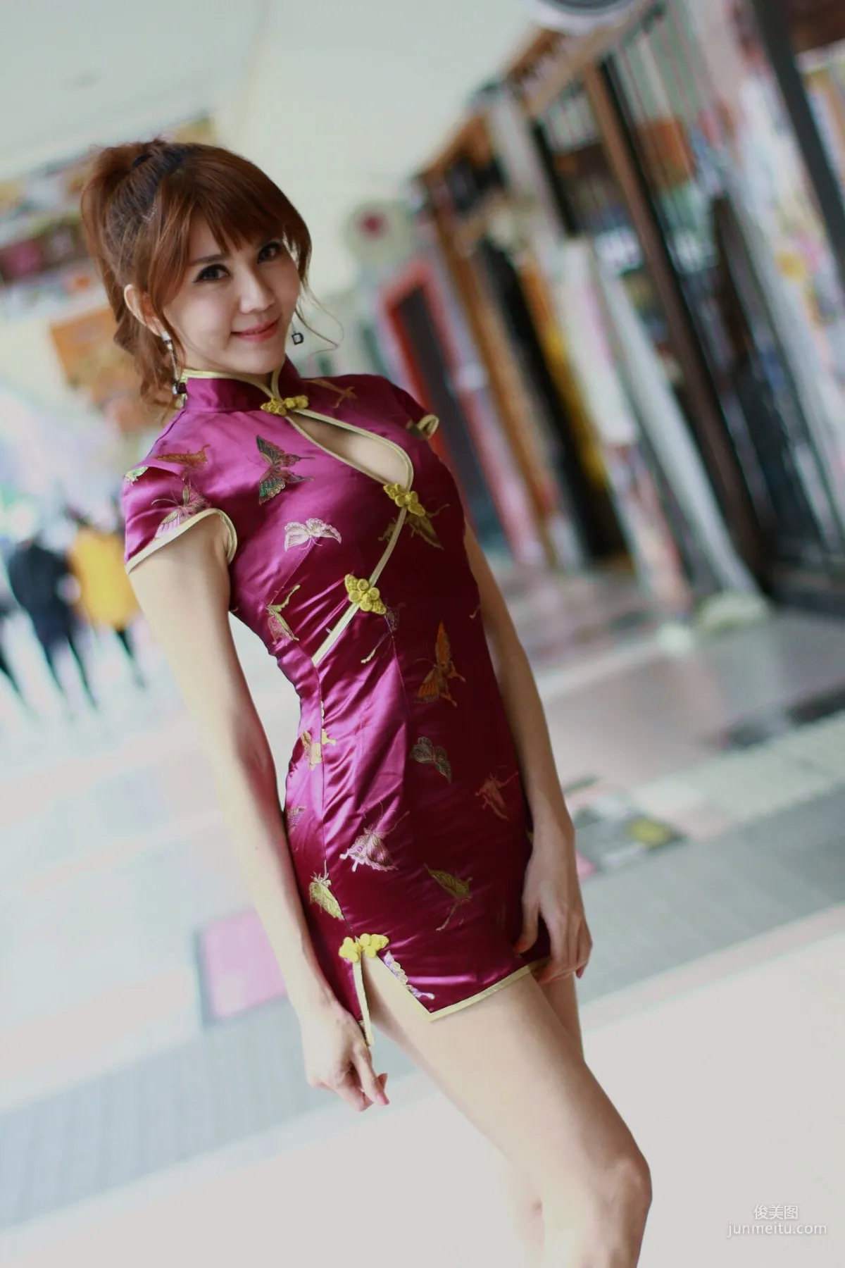 [台湾网红美女] 黄淑华Maggie《新崛江商圈-旗袍系列》 写真集