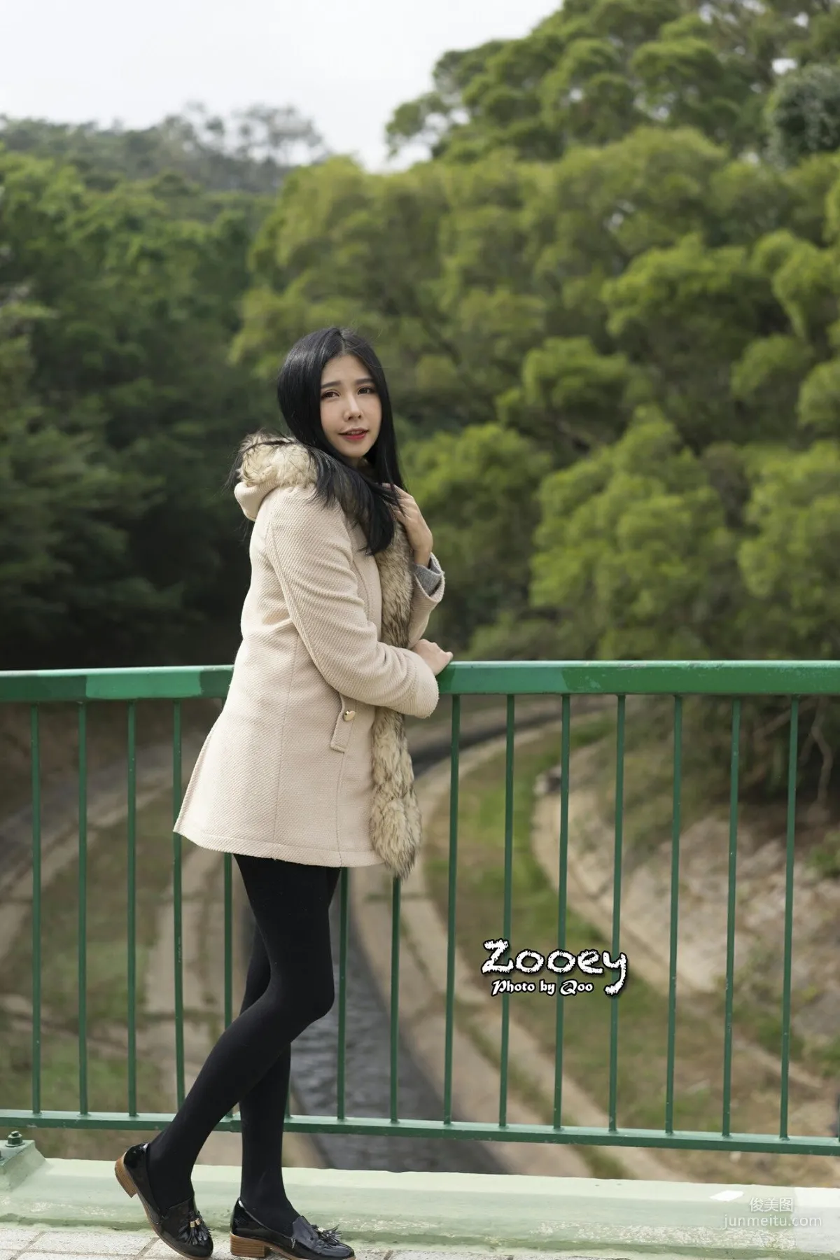 [台湾嫩模] Zooey《外拍小清新3套服装》 写真集