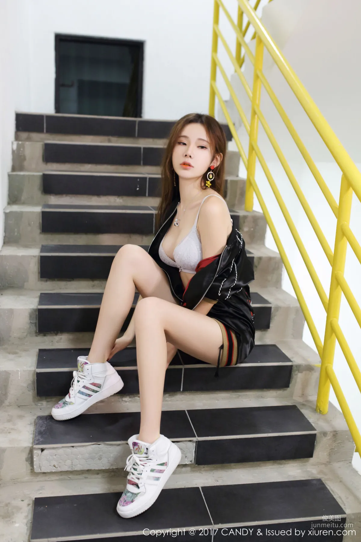 萌琪琪Irene《运动装+白色比基尼》 [网红馆CANDY] VOL.044 写真集