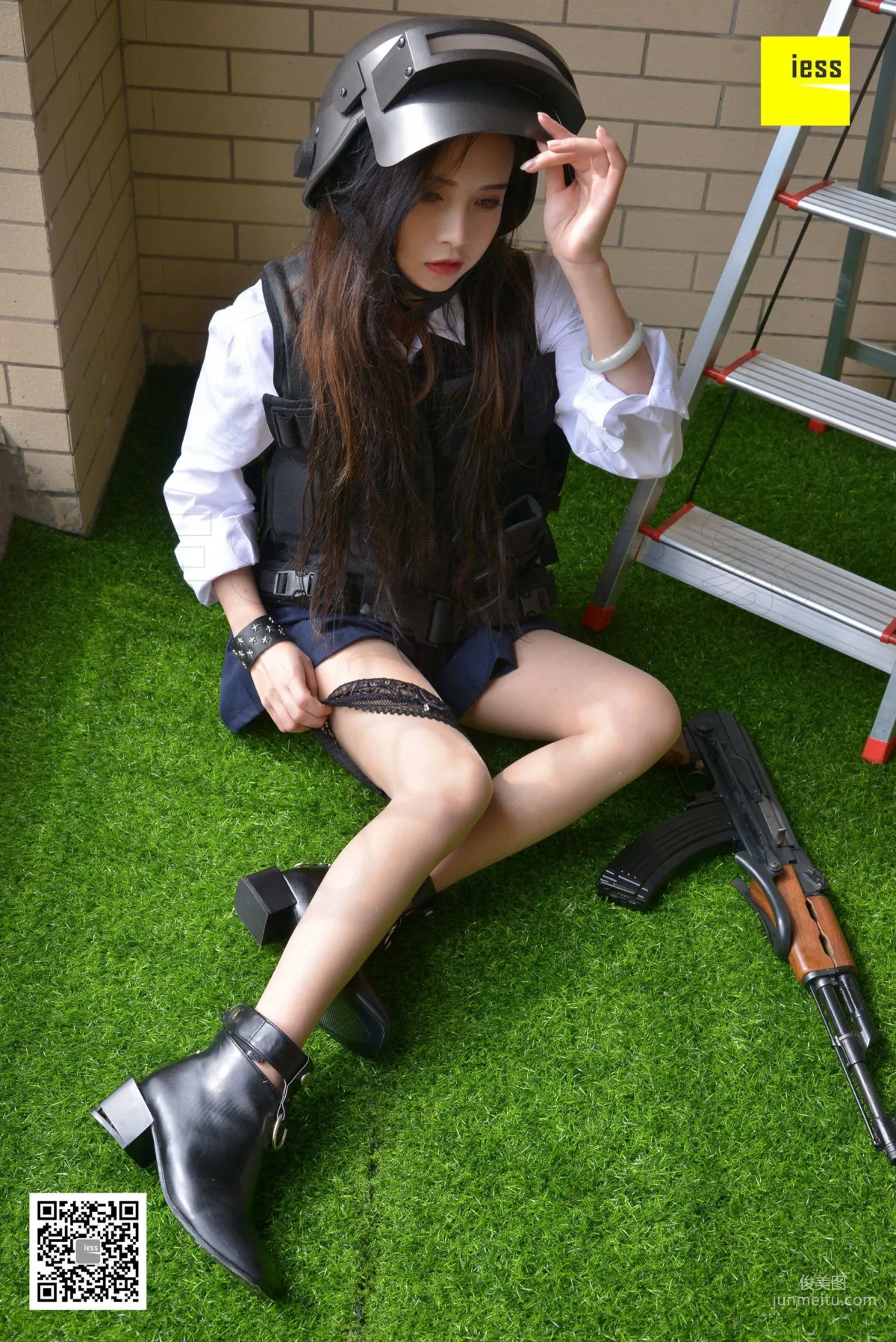 小羽《女战士》――带妹吃鸡 [异思趣向IESS] 丝享家207 写真集