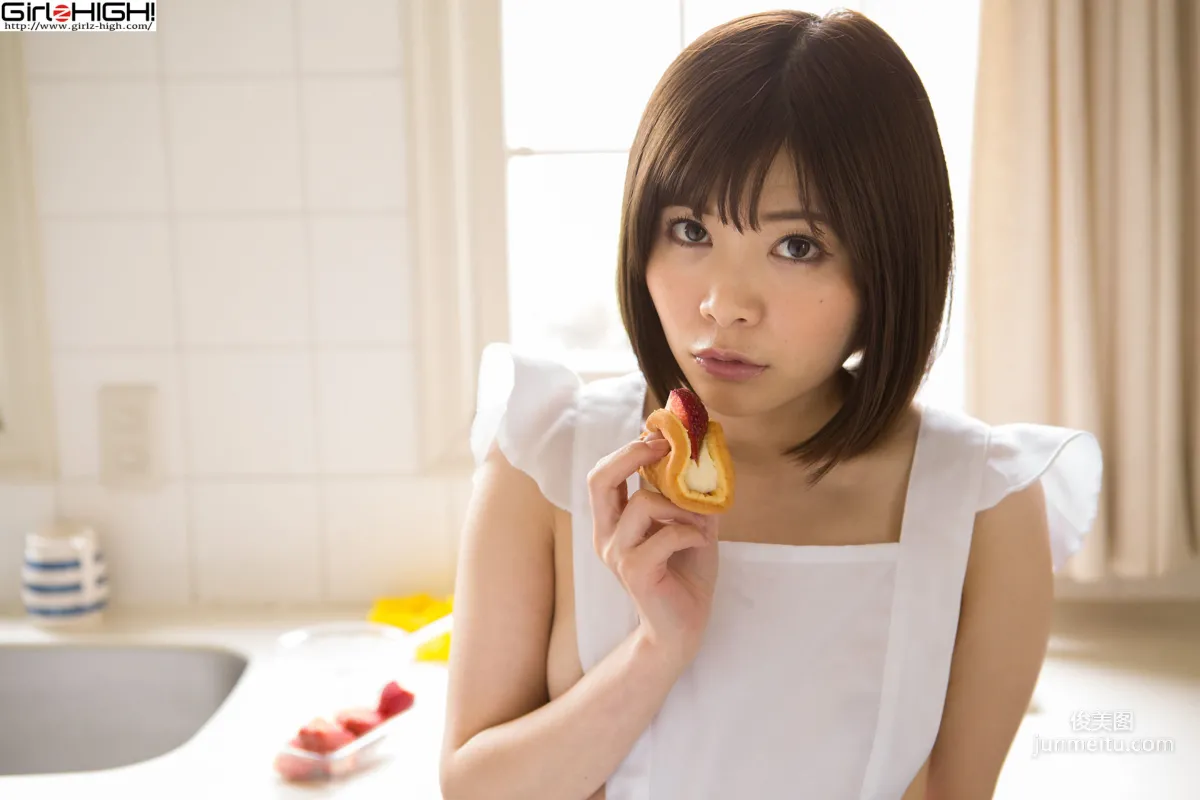 山口里菜子《僕たち（私たち）お尻だ～いすき！》裸エプロン [Girlz-High] 写真集