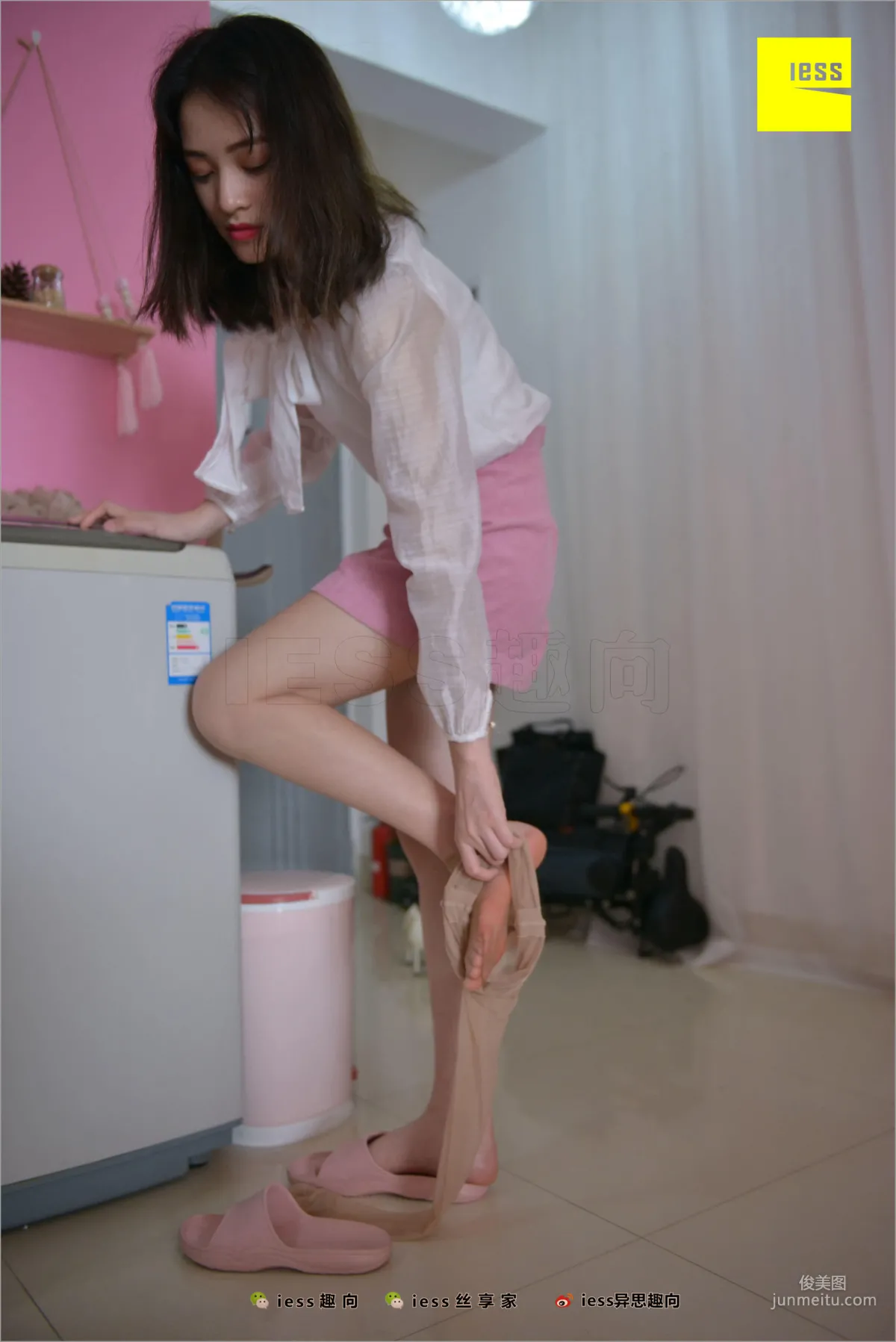 姗姗《贤惠的妻子②》 [异思趣向IESS] 丝足便当238 写真集