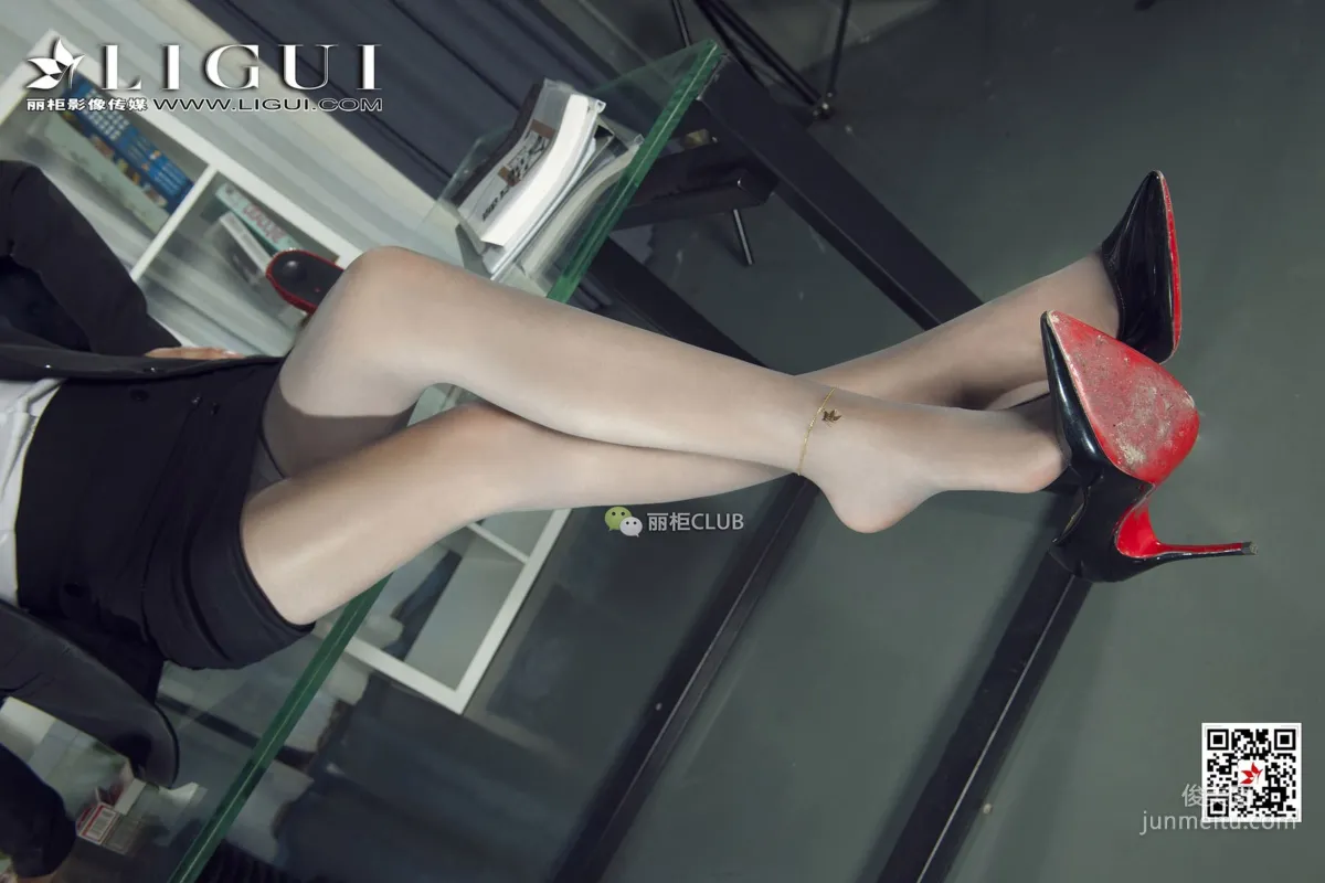 Model 一梦《办公室灰丝OL》 [丽柜Ligui] 写真集