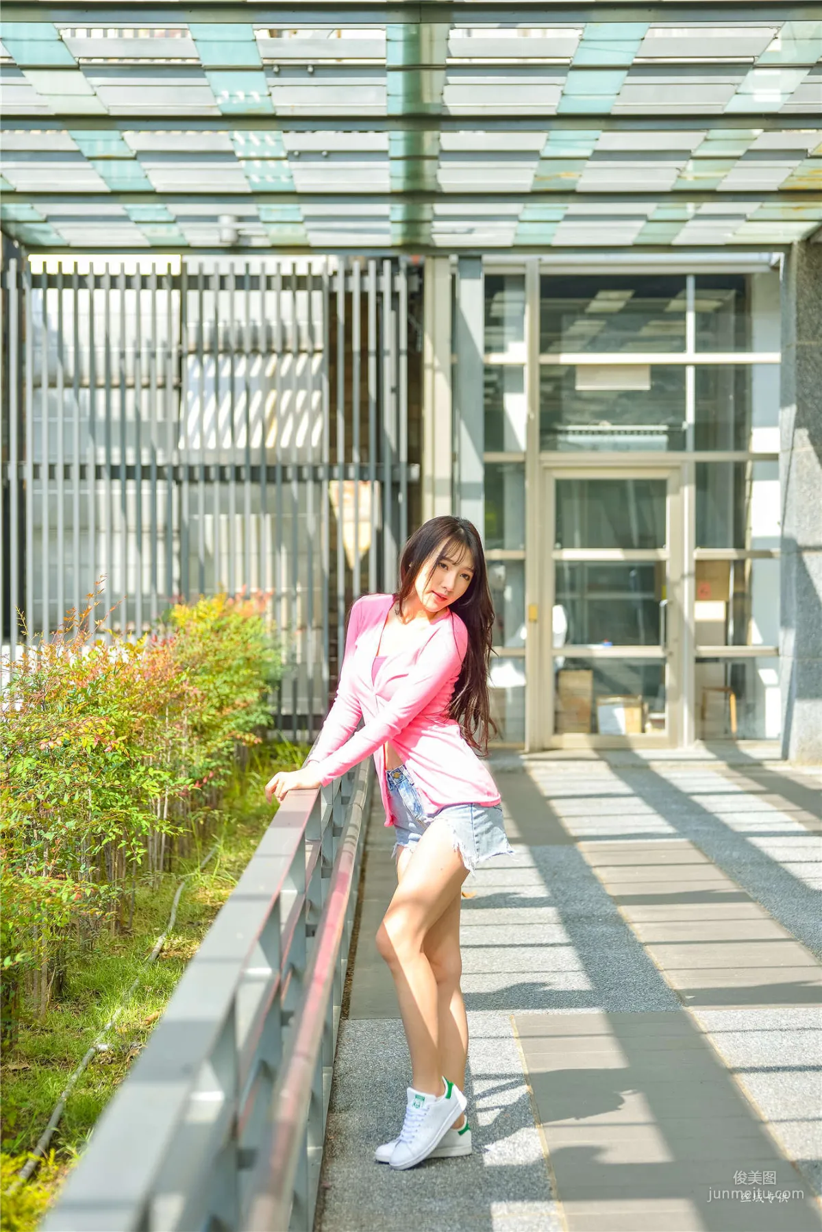 [台湾正妹] 比比《國美.時裝》牛仔街拍 写真集