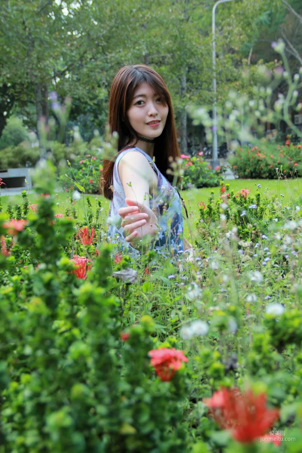 [台湾网红美女] Brindy薛薛/黄品瑄《台湾大学外拍》 写真集