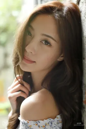[台湾网红美女] Emma江雨恩《西藏路+南機場公寓》 写真集
