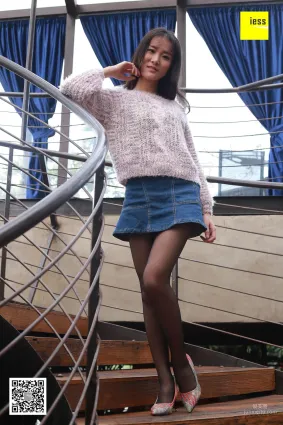 julia《黑丝与彩色编织高跟》[异思趣向IESS] 丝享家178 写真集