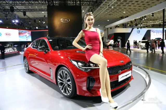 [台湾嫩模] Queenie(Q尼) - 2018年台北車展 写真集
