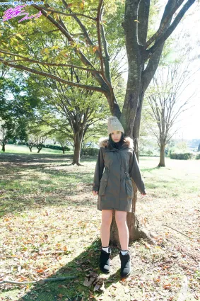 篠田りょう《全部見たい?》野外変形水着 [Girlz-High] 写真集