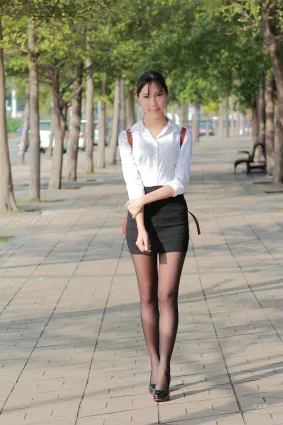 [台湾正妹] 豬比《兒童美術館外拍》 写真集