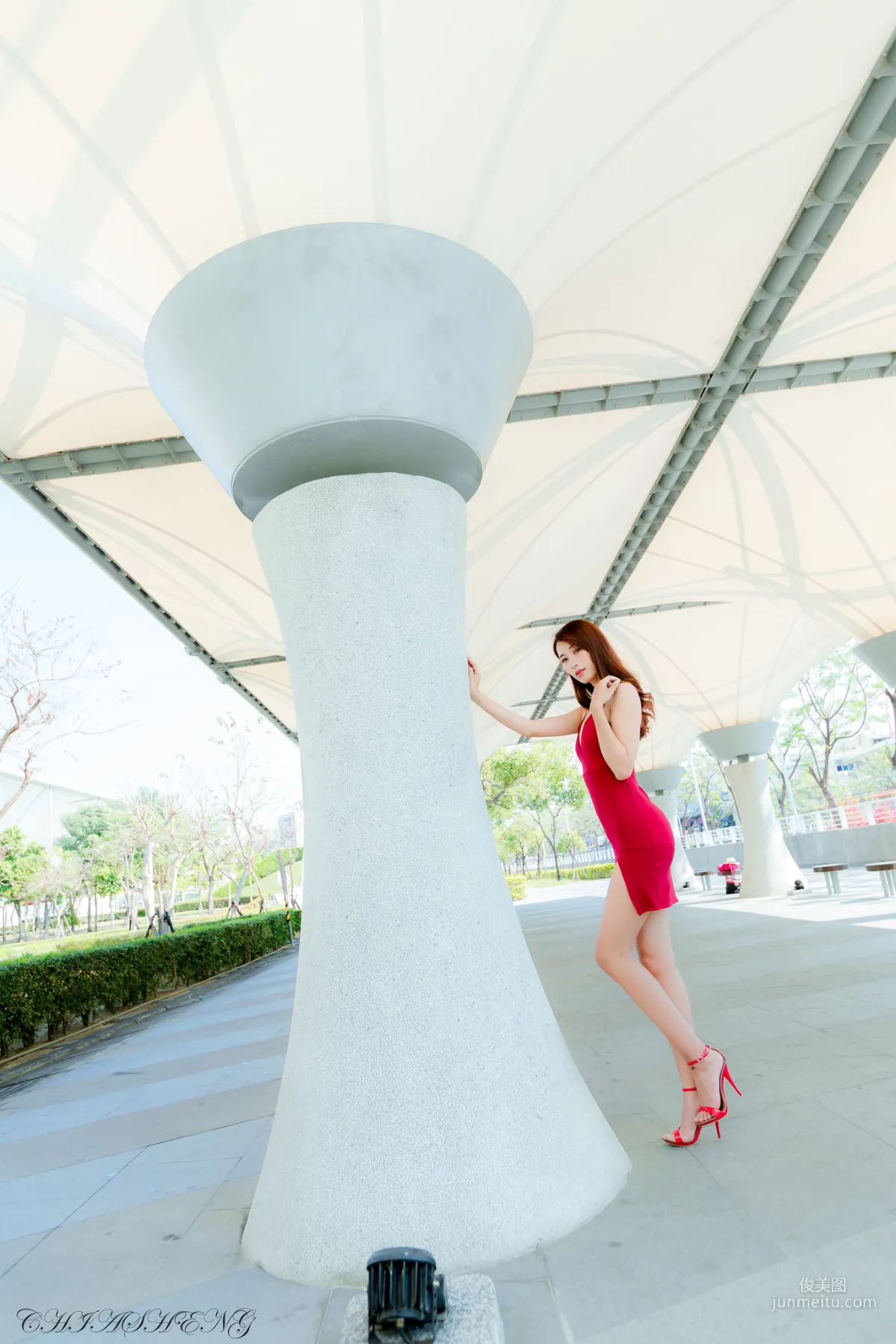 [台湾女神] 小雨 - 性感時裝外拍 写真集