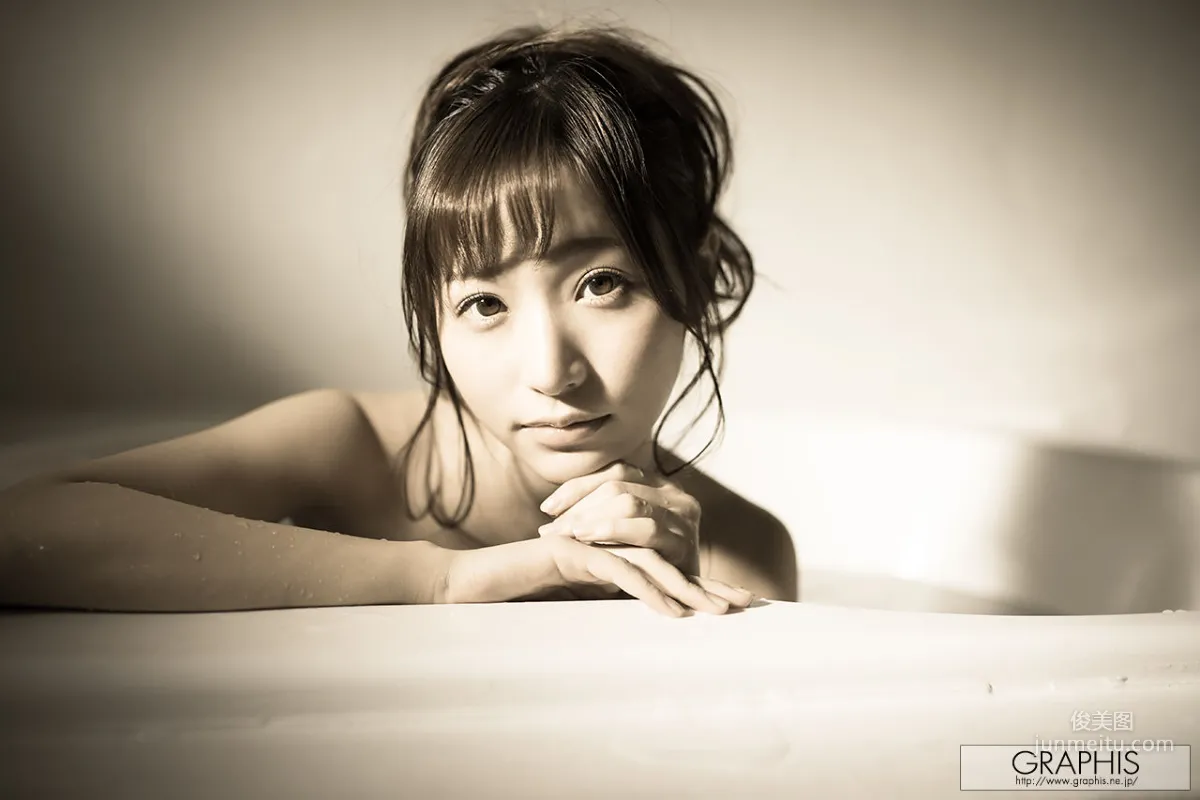 Moe Amatsuka 天使もえ [Graphis] Calender 写真集