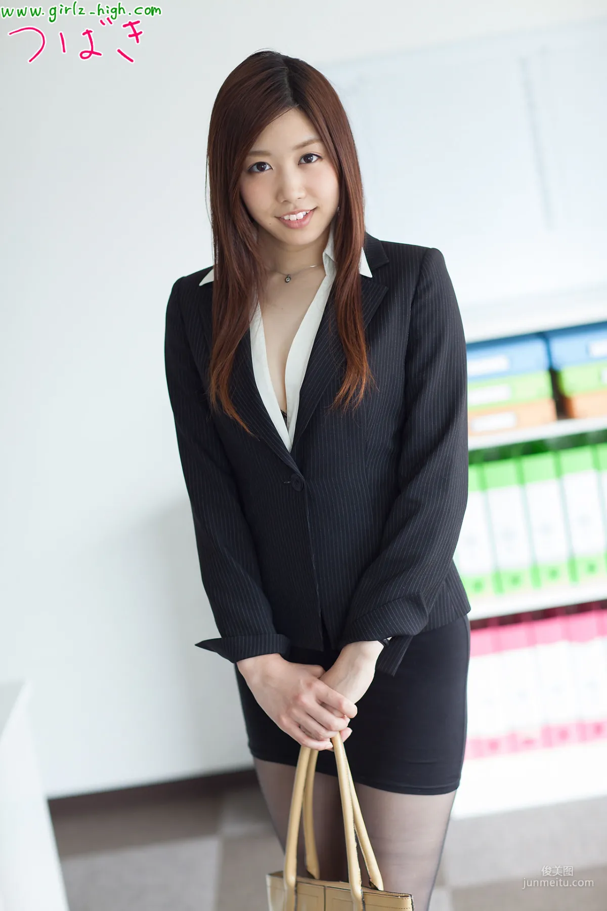 上倉つばき《くすぐったいよ》OL展開 [Girlz-High] 写真集