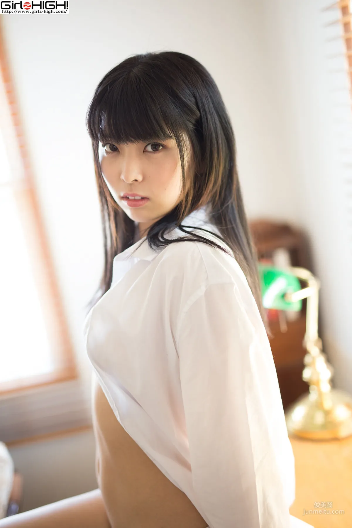 望月みはる《はじめまして》Ｙシャツ [Girlz-High] 写真集