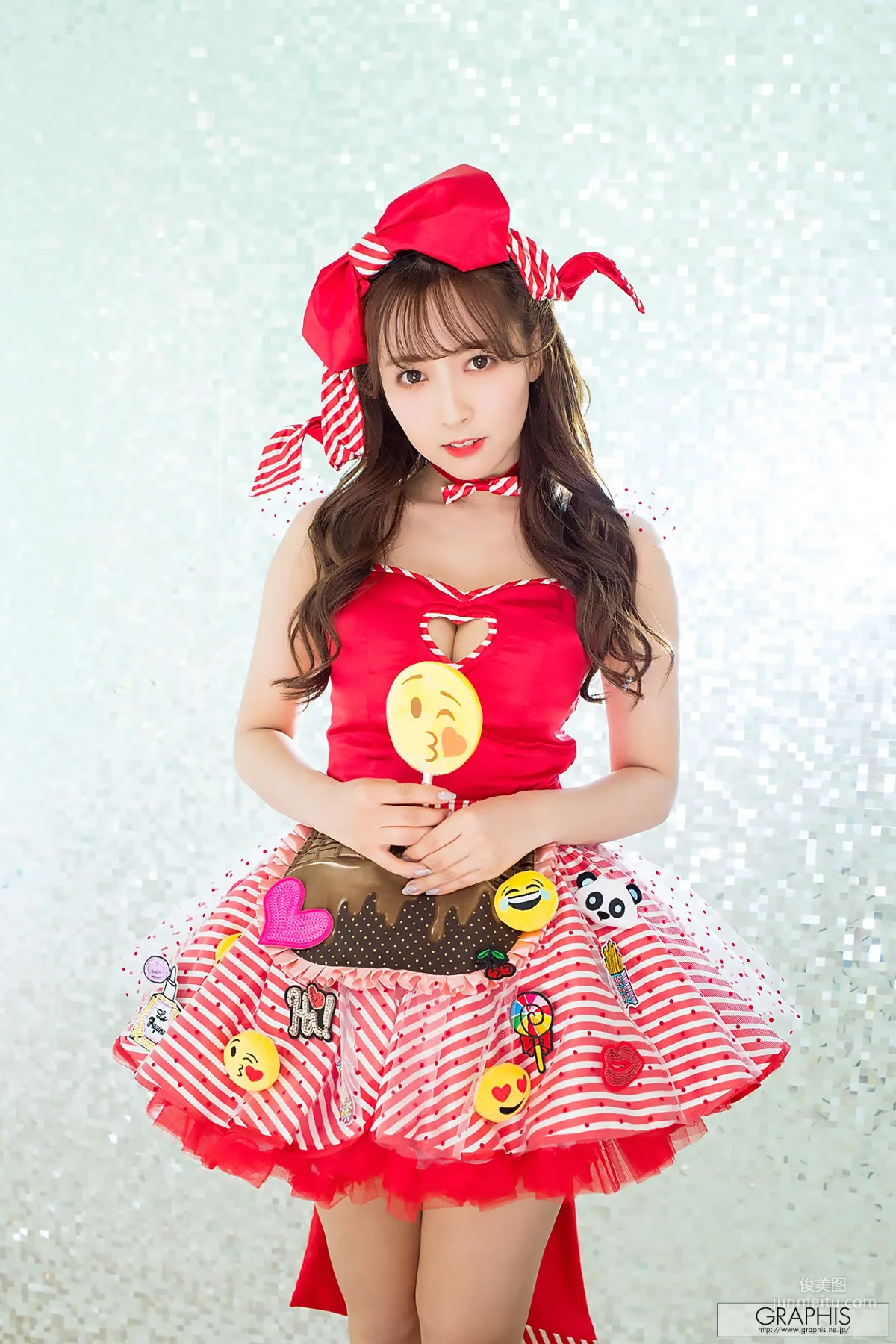 三上悠亜《Valentine Special 2018》[Graphis] LIMITED EDITION 写真集