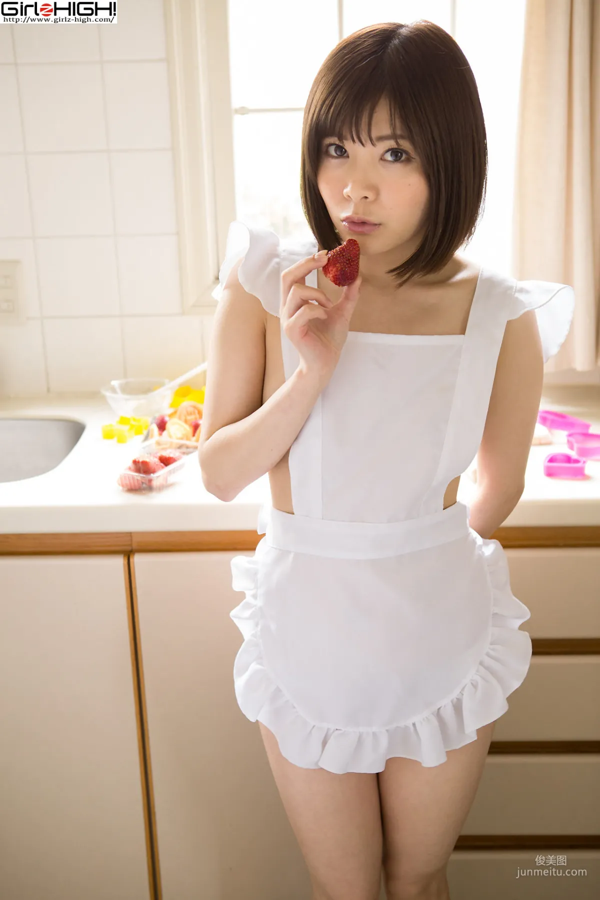 山口里菜子《僕たち（私たち）お尻だ～いすき！》裸エプロン [Girlz-High] 写真集