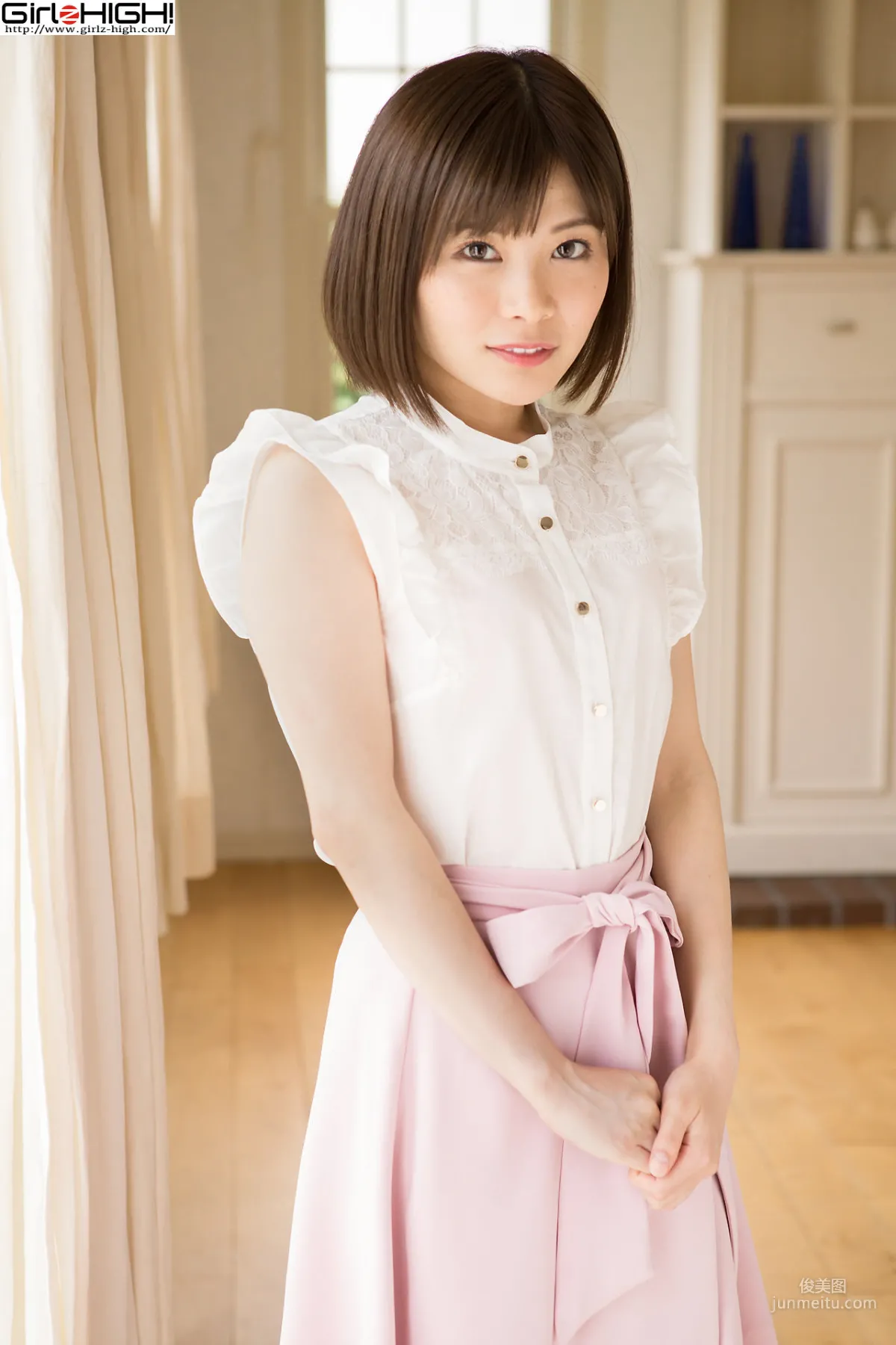 山口里菜子《僕たち（私たち）お尻だ～いすき！》私服 [Girlz-High] 写真集