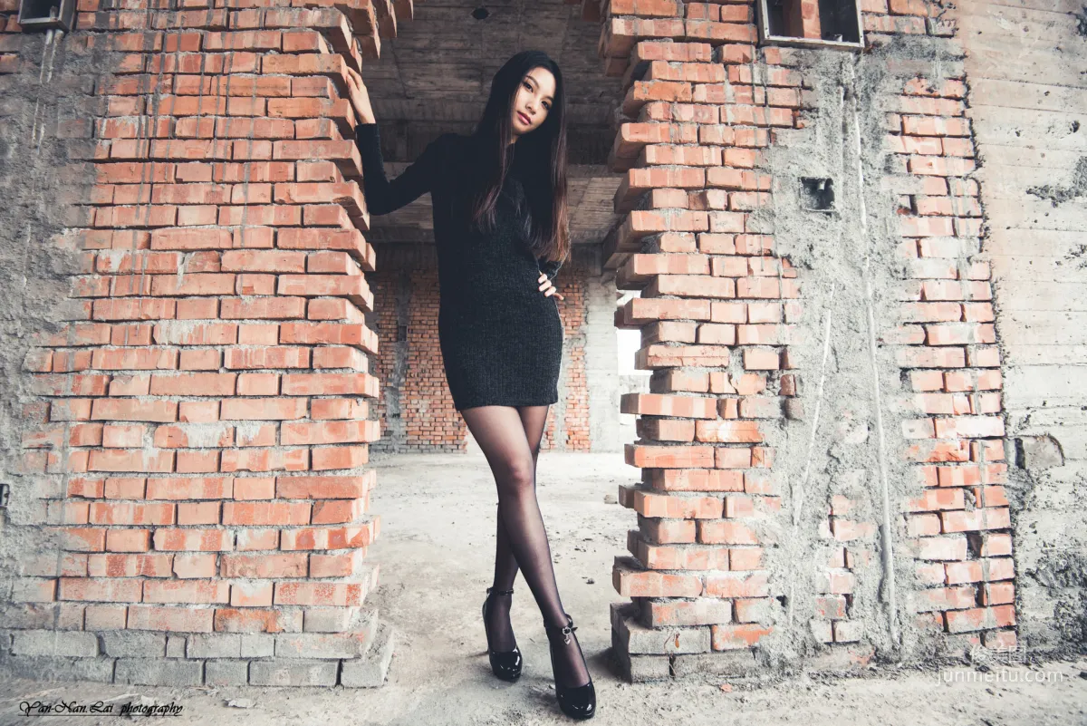 [台湾嫩模] Jenny《黑丝外拍》 写真集