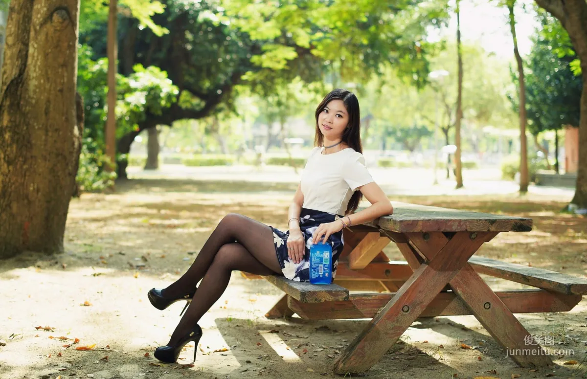 [台湾正妹] 小雯 - 成大外拍共两套服装 写真集