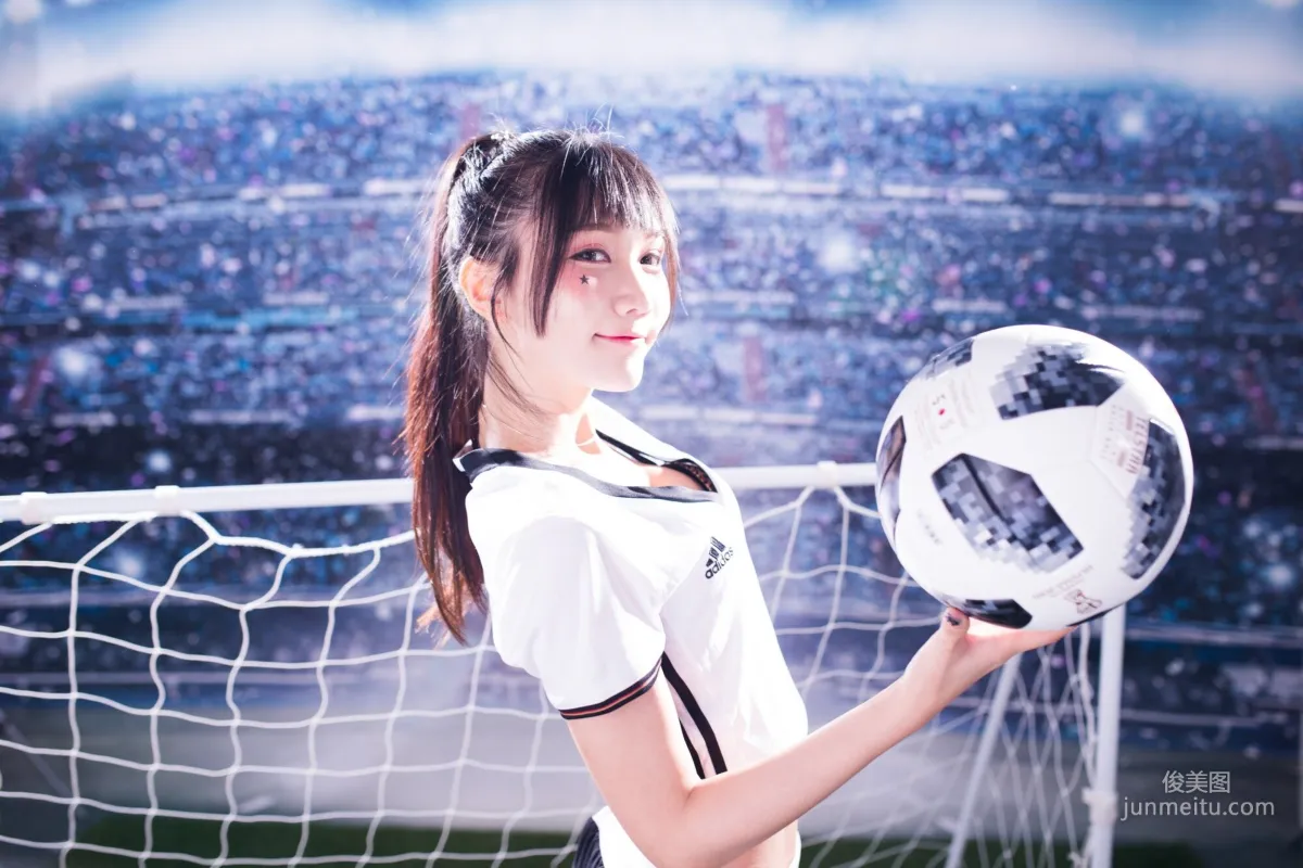 [台湾女神] 乔乔儿Sylvia《琴棚足球宝贝》 写真集